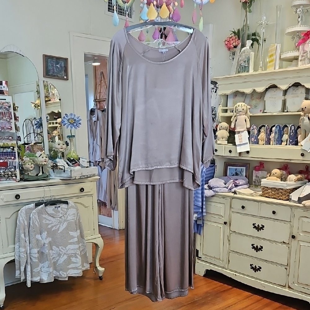 Elegant Women's Pajama Set in Copper